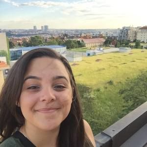 Meet your Posher, Julia